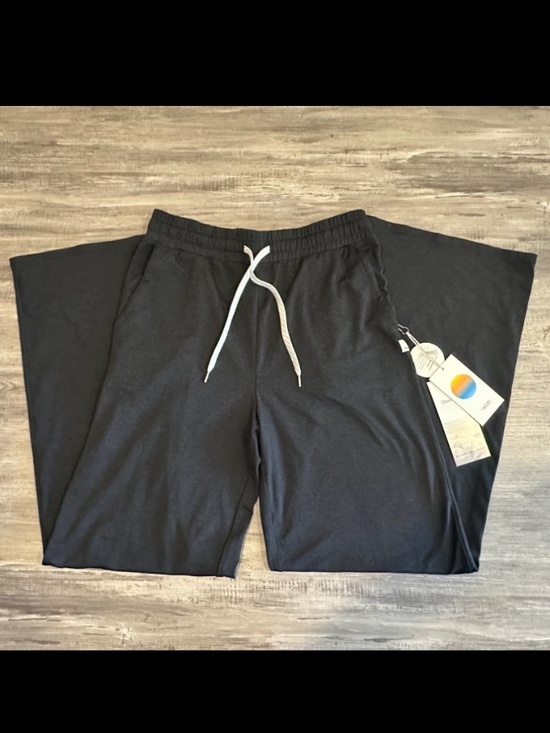 Vuori Pants - NWT Halo Essential Wideleg Pants